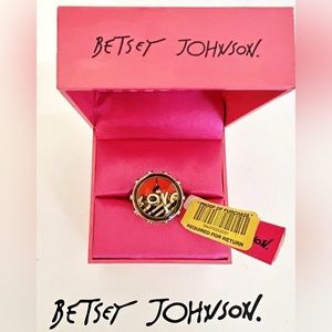 KNWT Betsey Johnson Miami Chic Collection Lucite Bubble Love Miami Ring